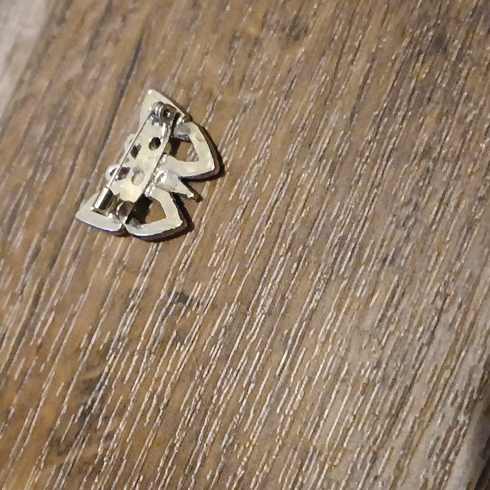 Butterfly pin - Picture 2 of 3